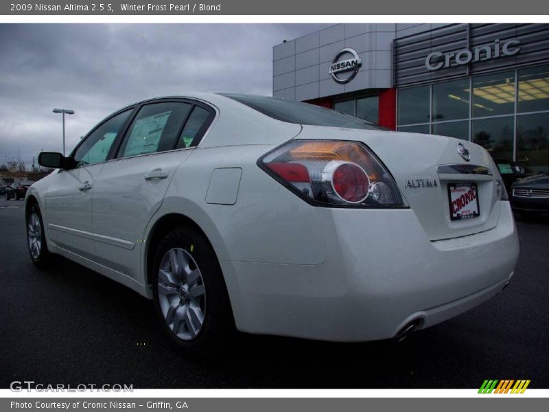 Winter Frost Pearl / Blond 2009 Nissan Altima 2.5 S