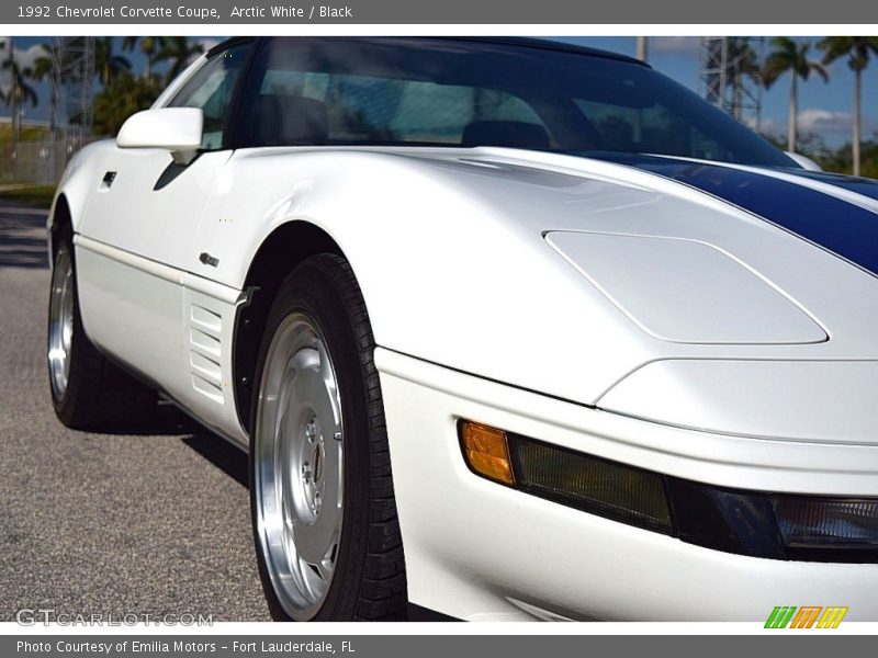 Arctic White / Black 1992 Chevrolet Corvette Coupe