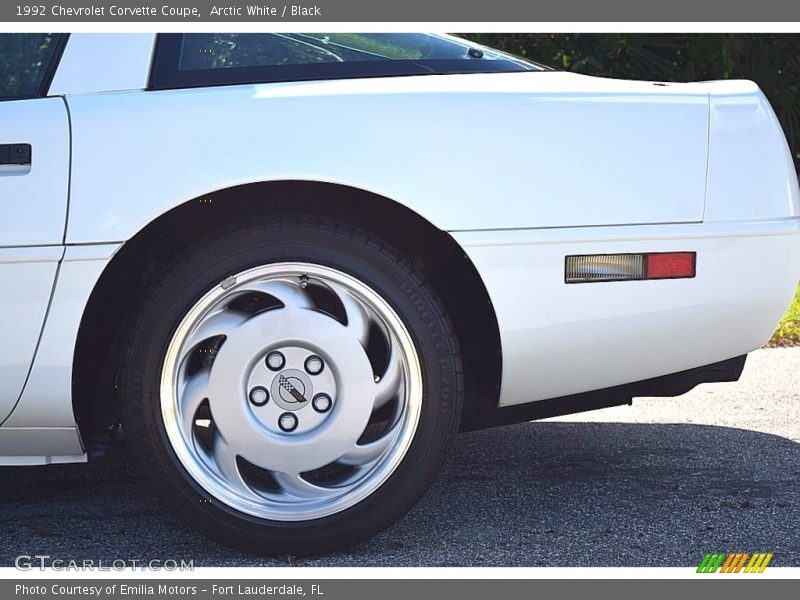 Arctic White / Black 1992 Chevrolet Corvette Coupe