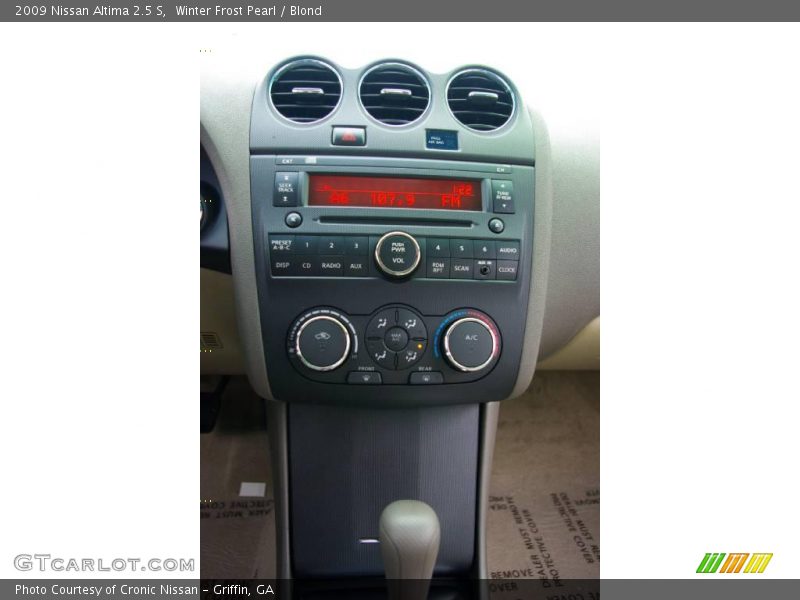 Winter Frost Pearl / Blond 2009 Nissan Altima 2.5 S