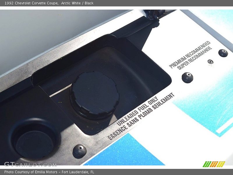 Arctic White / Black 1992 Chevrolet Corvette Coupe