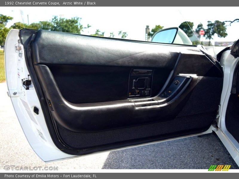 Arctic White / Black 1992 Chevrolet Corvette Coupe