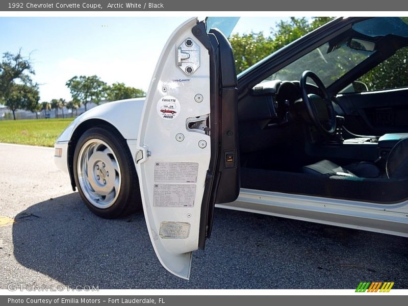 Arctic White / Black 1992 Chevrolet Corvette Coupe