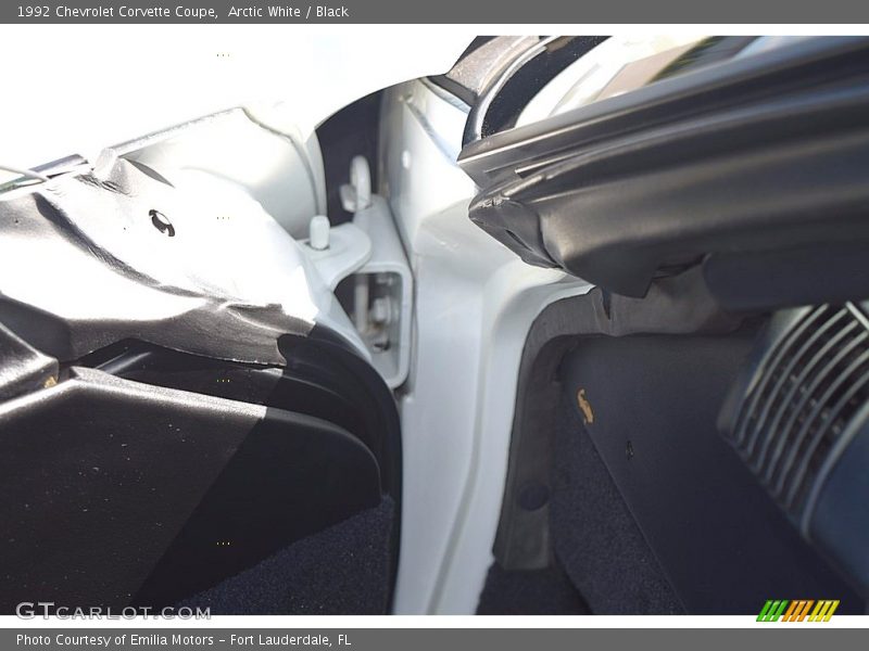 Arctic White / Black 1992 Chevrolet Corvette Coupe