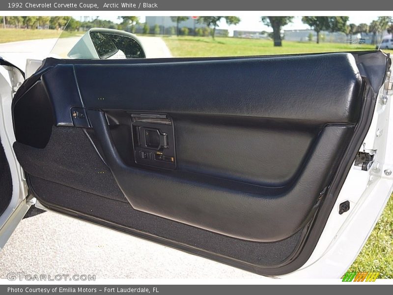 Arctic White / Black 1992 Chevrolet Corvette Coupe
