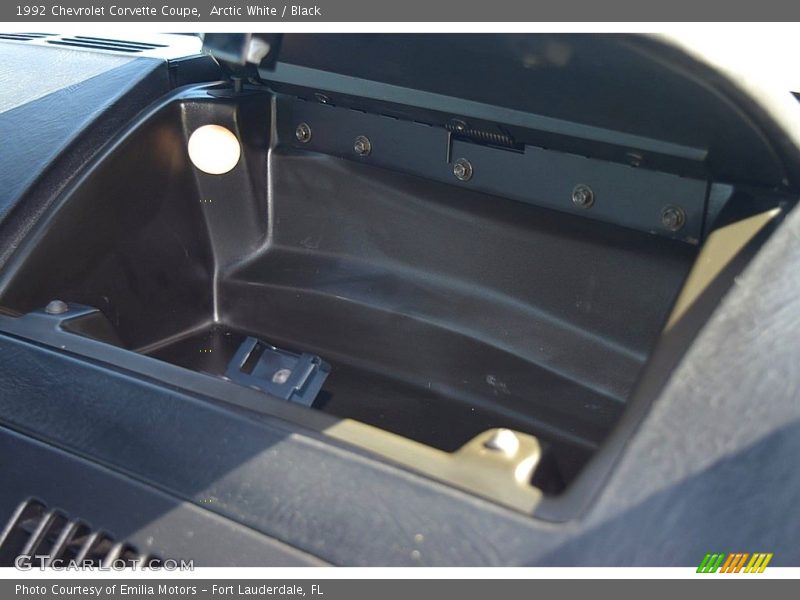 Arctic White / Black 1992 Chevrolet Corvette Coupe