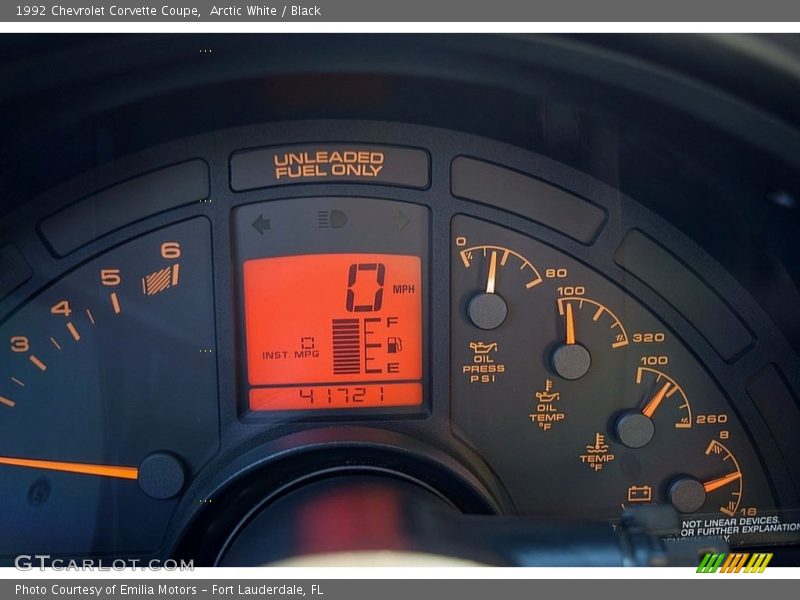 Arctic White / Black 1992 Chevrolet Corvette Coupe