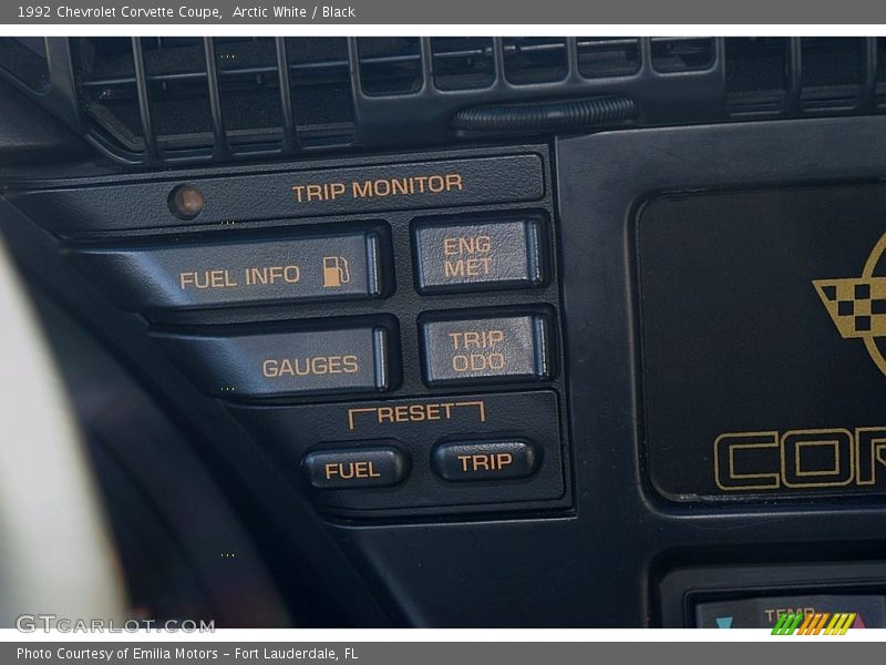 Arctic White / Black 1992 Chevrolet Corvette Coupe