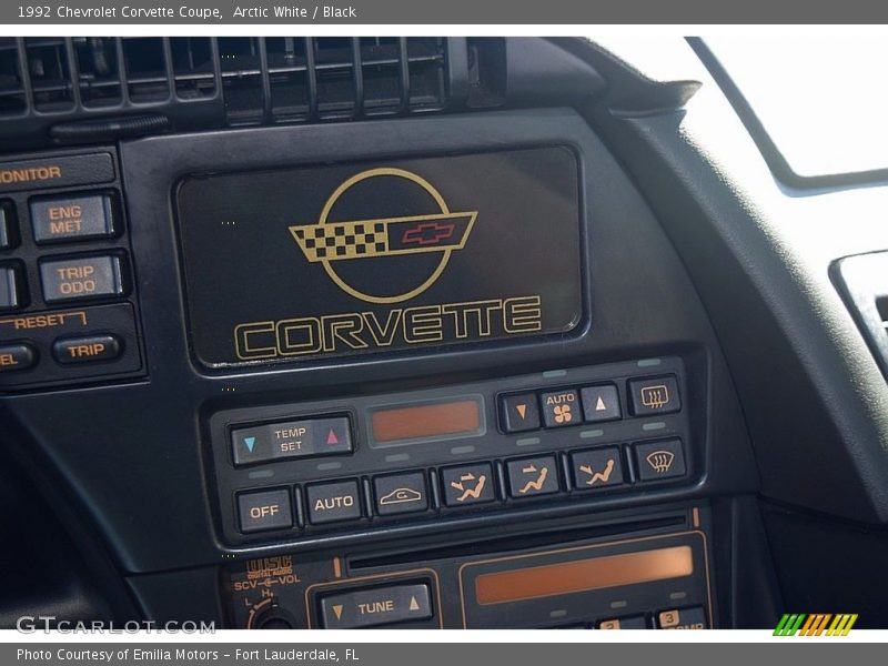 Arctic White / Black 1992 Chevrolet Corvette Coupe