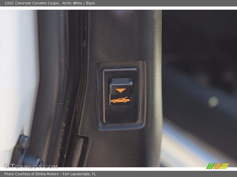 Arctic White / Black 1992 Chevrolet Corvette Coupe