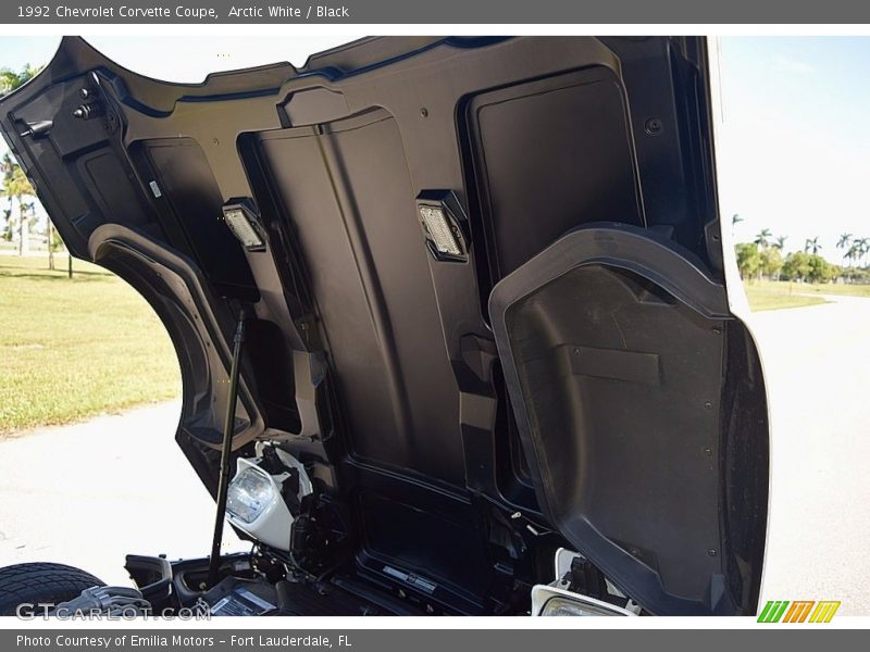 Arctic White / Black 1992 Chevrolet Corvette Coupe