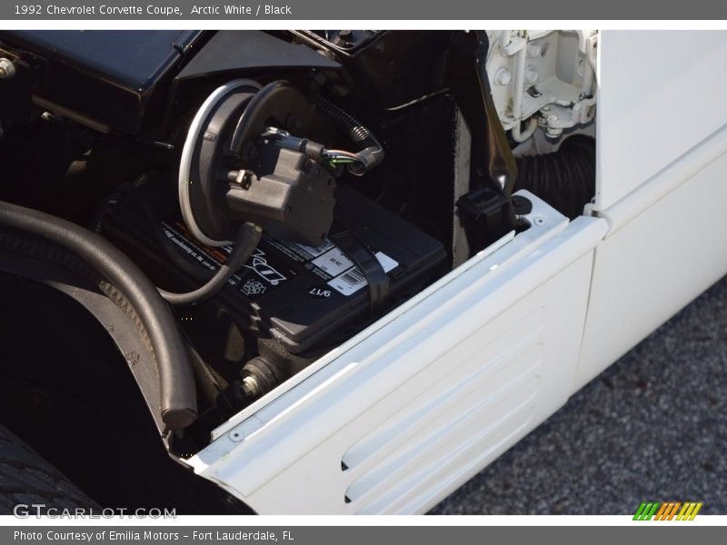 Arctic White / Black 1992 Chevrolet Corvette Coupe