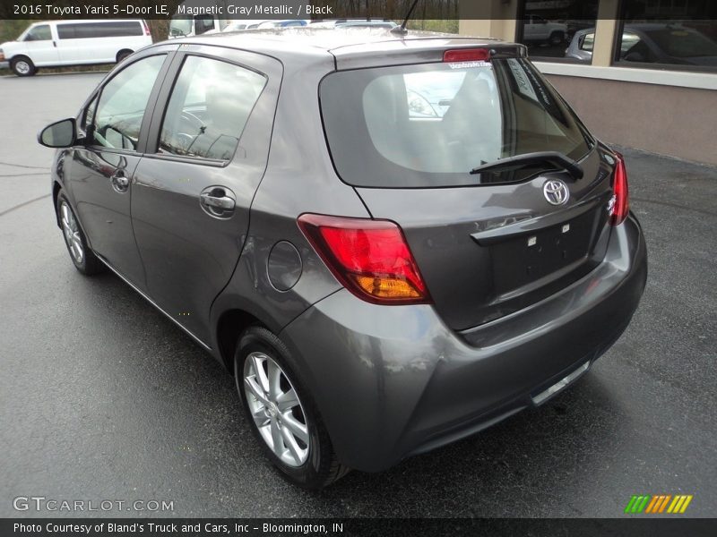 Magnetic Gray Metallic / Black 2016 Toyota Yaris 5-Door LE