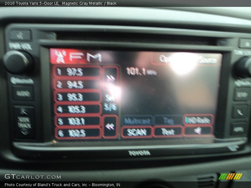 Magnetic Gray Metallic / Black 2016 Toyota Yaris 5-Door LE