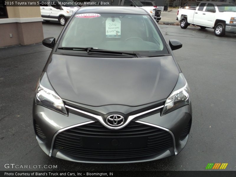 Magnetic Gray Metallic / Black 2016 Toyota Yaris 5-Door LE