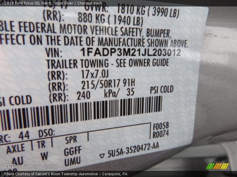 Ingot Silver / Charcoal Black 2018 Ford Focus SEL Hatch