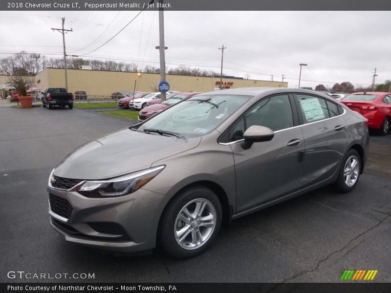 Pepperdust Metallic / Jet Black 2018 Chevrolet Cruze LT