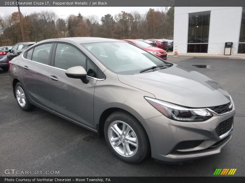 Pepperdust Metallic / Jet Black 2018 Chevrolet Cruze LT