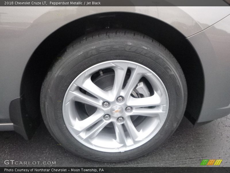 Pepperdust Metallic / Jet Black 2018 Chevrolet Cruze LT