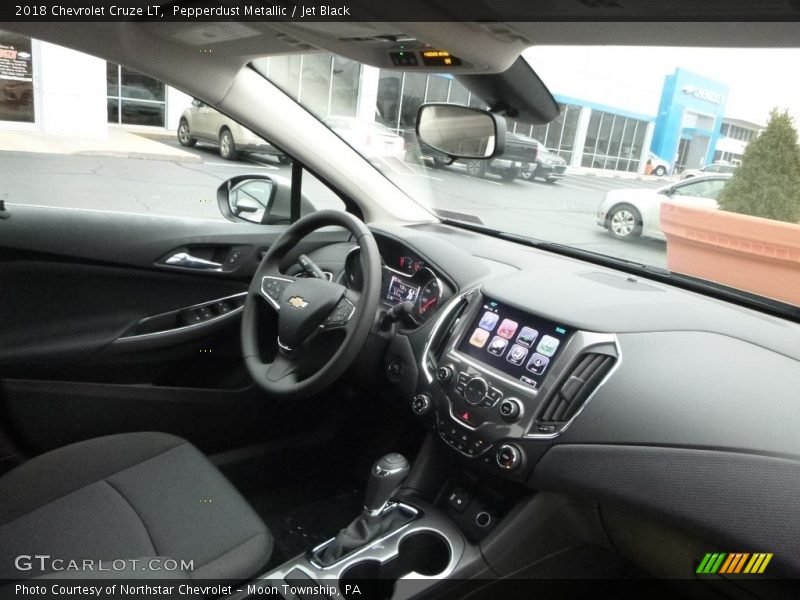 Pepperdust Metallic / Jet Black 2018 Chevrolet Cruze LT