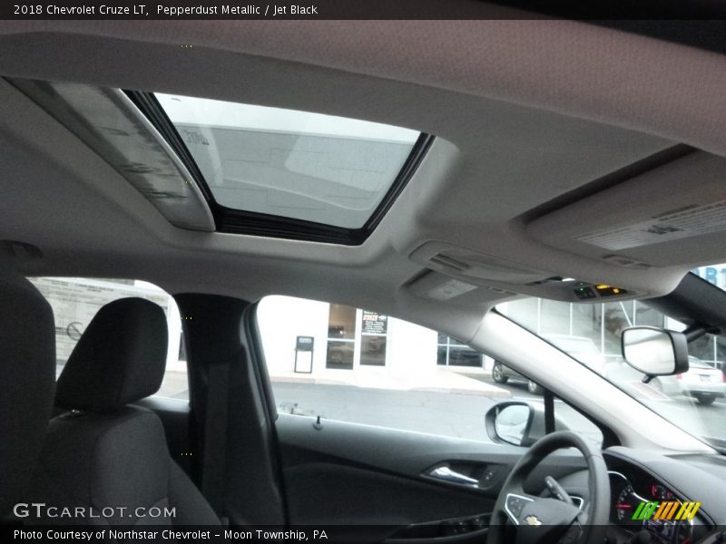 Pepperdust Metallic / Jet Black 2018 Chevrolet Cruze LT