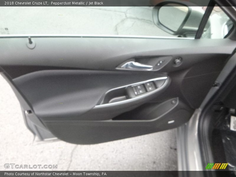 Pepperdust Metallic / Jet Black 2018 Chevrolet Cruze LT
