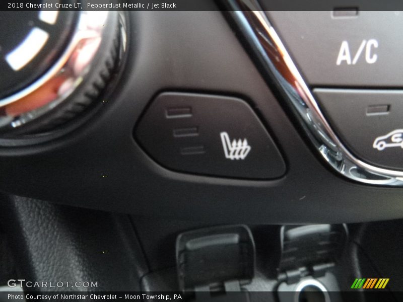 Pepperdust Metallic / Jet Black 2018 Chevrolet Cruze LT