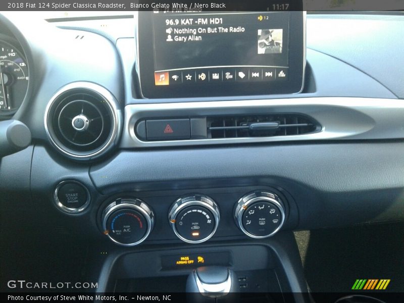 Dashboard of 2018 124 Spider Classica Roadster