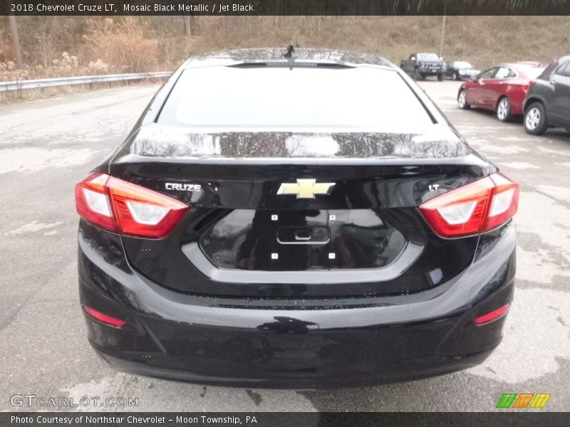 Mosaic Black Metallic / Jet Black 2018 Chevrolet Cruze LT