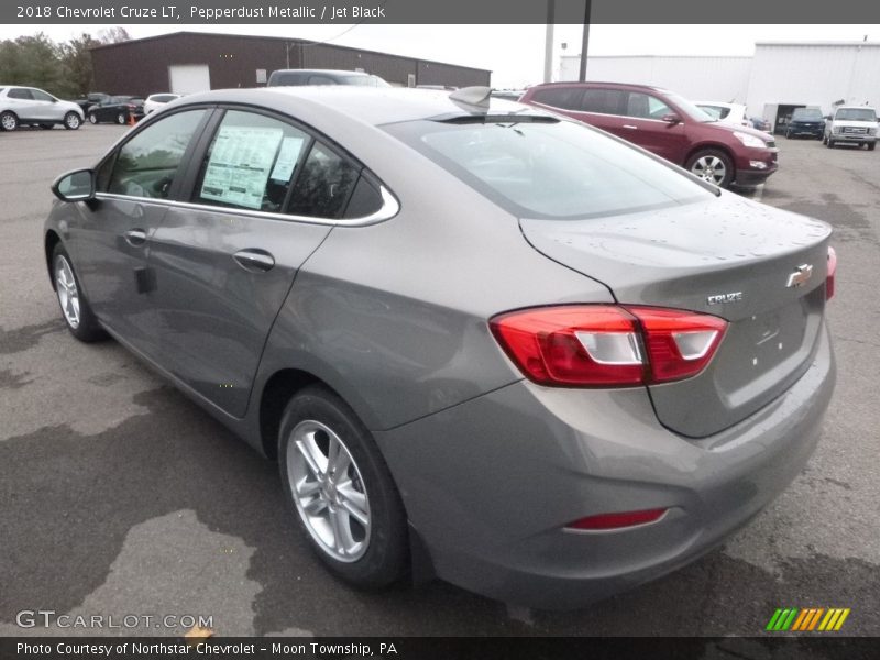 Pepperdust Metallic / Jet Black 2018 Chevrolet Cruze LT