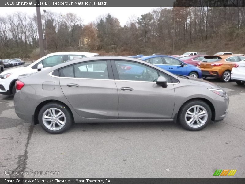 Pepperdust Metallic / Jet Black 2018 Chevrolet Cruze LT