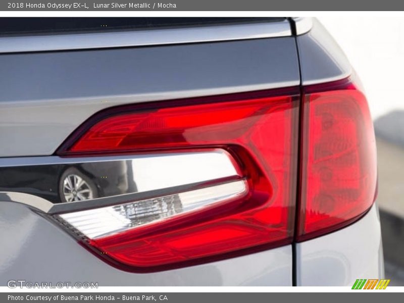 Lunar Silver Metallic / Mocha 2018 Honda Odyssey EX-L