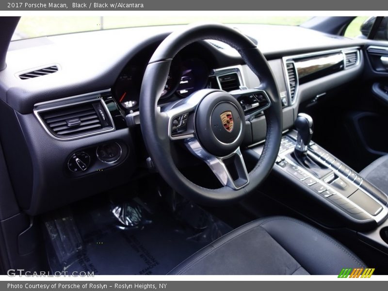 Black / Black w/Alcantara 2017 Porsche Macan