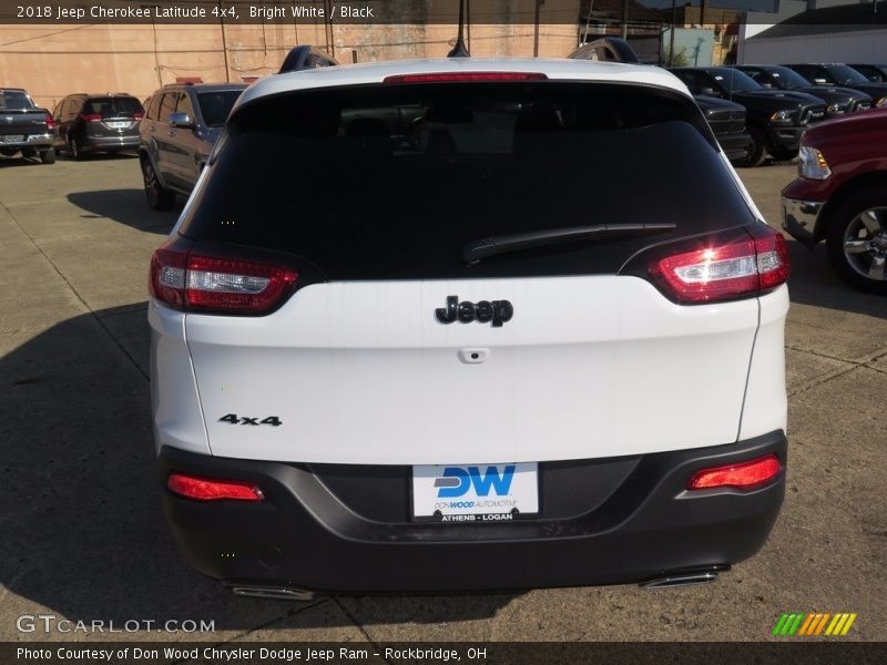 Bright White / Black 2018 Jeep Cherokee Latitude 4x4