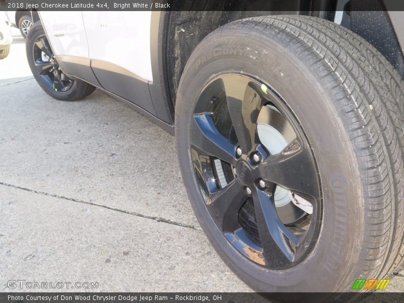 Bright White / Black 2018 Jeep Cherokee Latitude 4x4