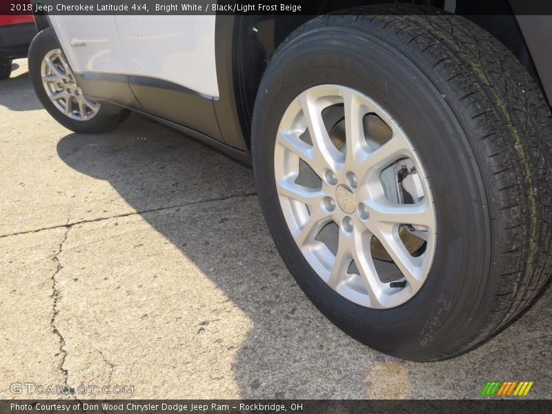 Bright White / Black/Light Frost Beige 2018 Jeep Cherokee Latitude 4x4