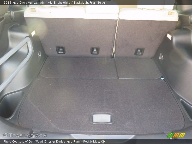 Bright White / Black/Light Frost Beige 2018 Jeep Cherokee Latitude 4x4