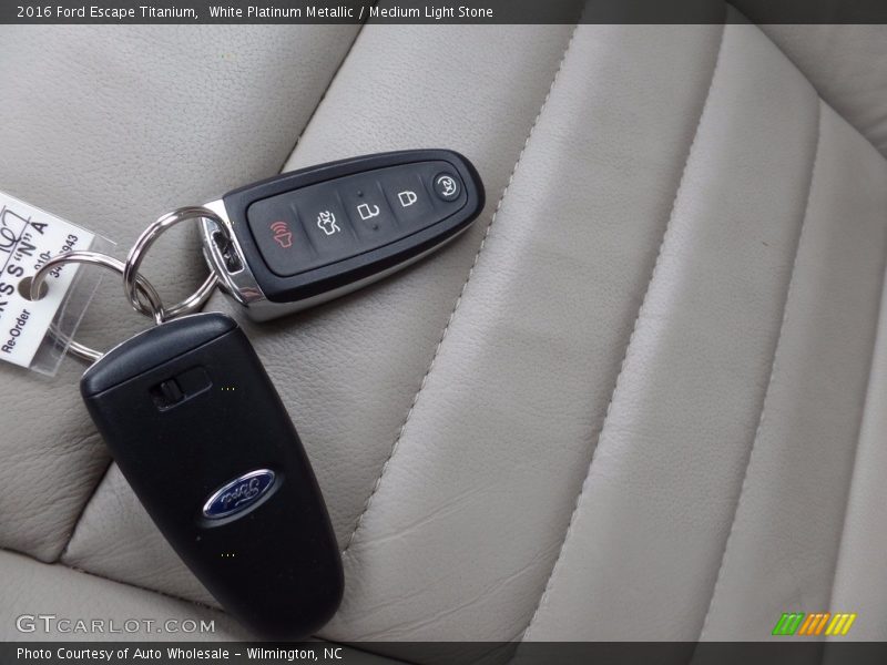 White Platinum Metallic / Medium Light Stone 2016 Ford Escape Titanium