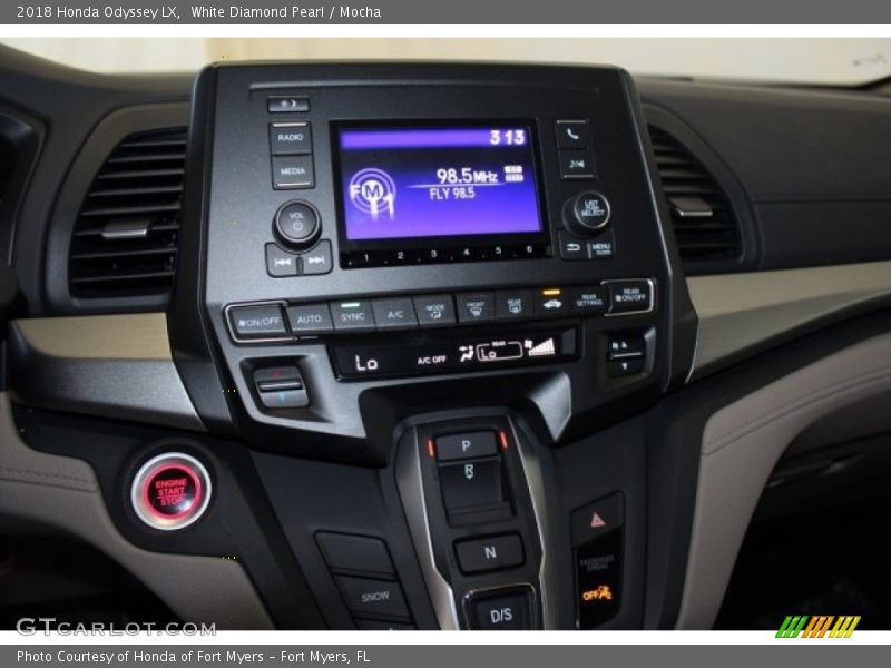 White Diamond Pearl / Mocha 2018 Honda Odyssey LX