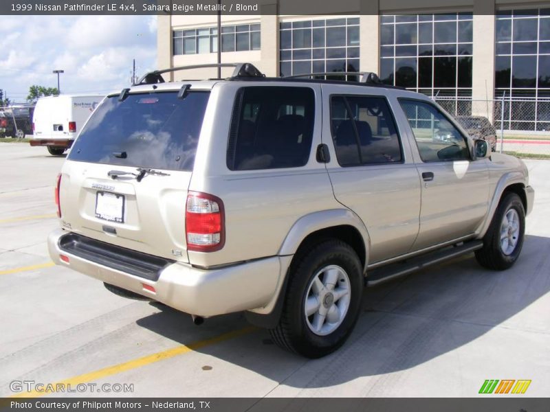 Sahara Beige Metallic / Blond 1999 Nissan Pathfinder LE 4x4