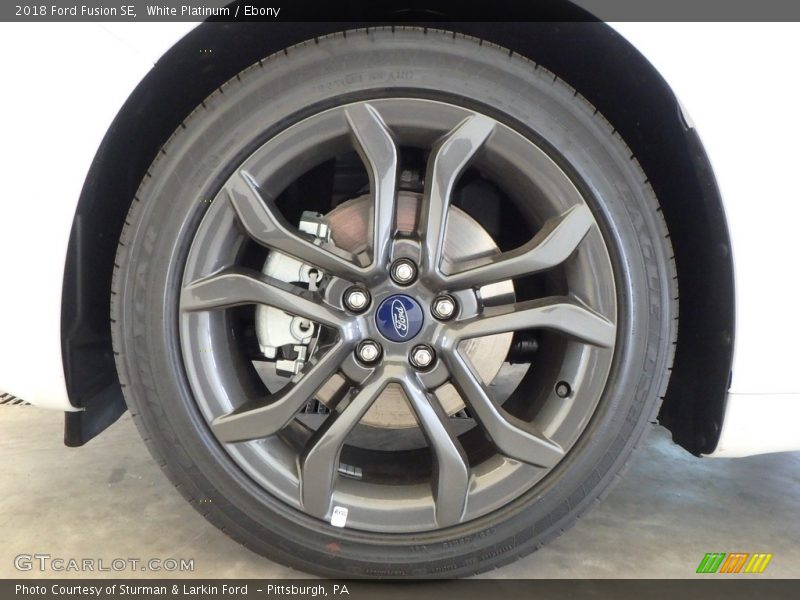 White Platinum / Ebony 2018 Ford Fusion SE