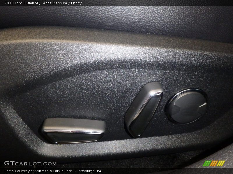 White Platinum / Ebony 2018 Ford Fusion SE