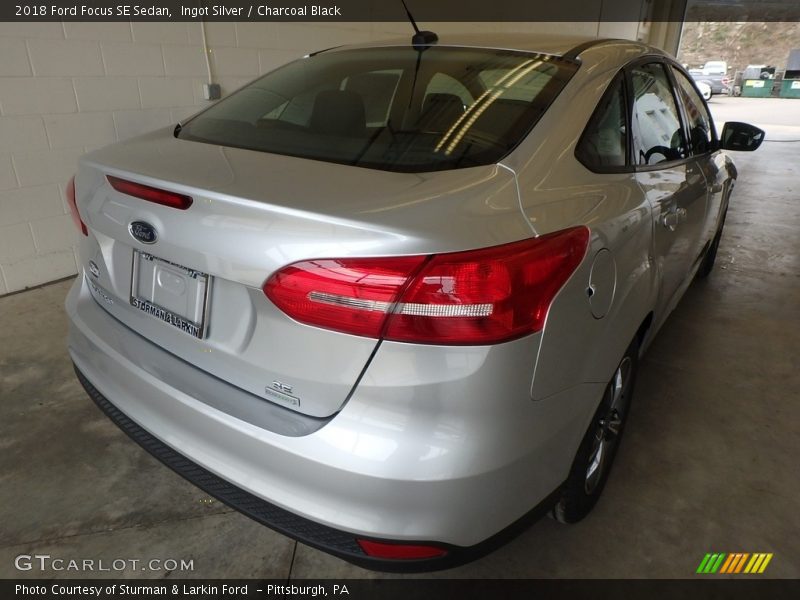 Ingot Silver / Charcoal Black 2018 Ford Focus SE Sedan