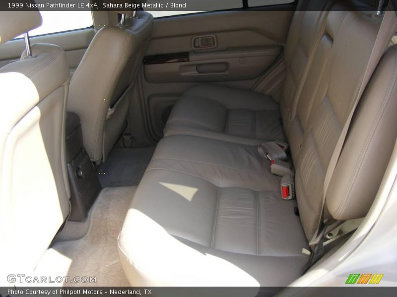 Sahara Beige Metallic / Blond 1999 Nissan Pathfinder LE 4x4