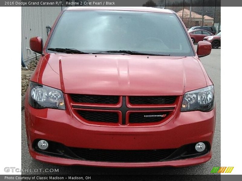 Redline 2 Coat Pearl / Black 2016 Dodge Grand Caravan R/T