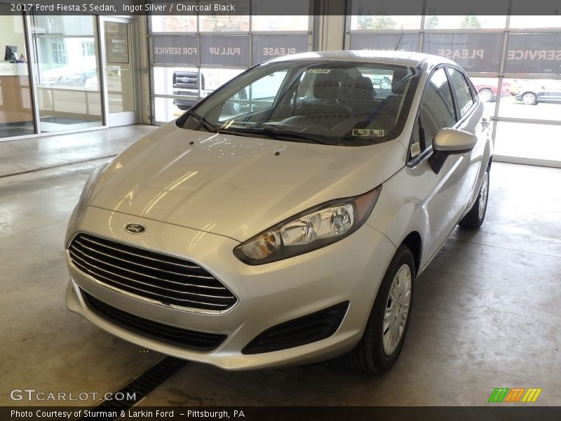 Ingot Silver / Charcoal Black 2017 Ford Fiesta S Sedan