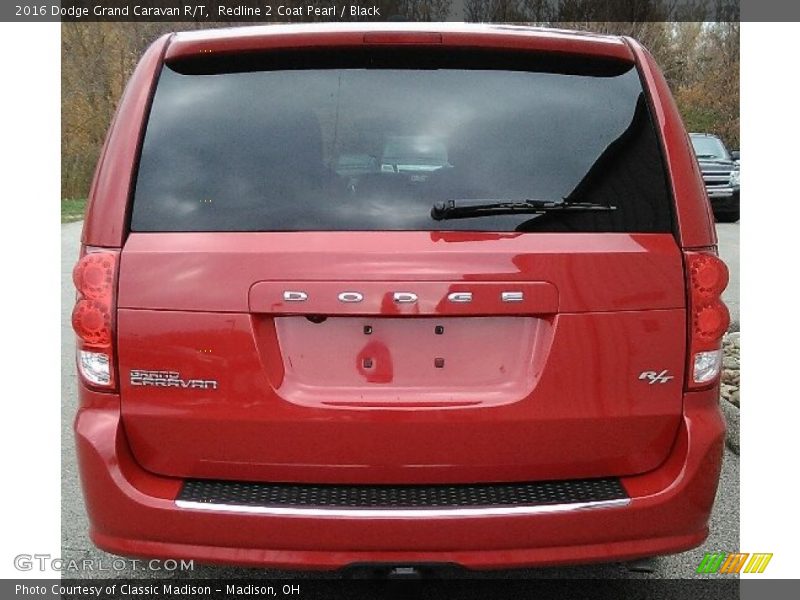 Redline 2 Coat Pearl / Black 2016 Dodge Grand Caravan R/T