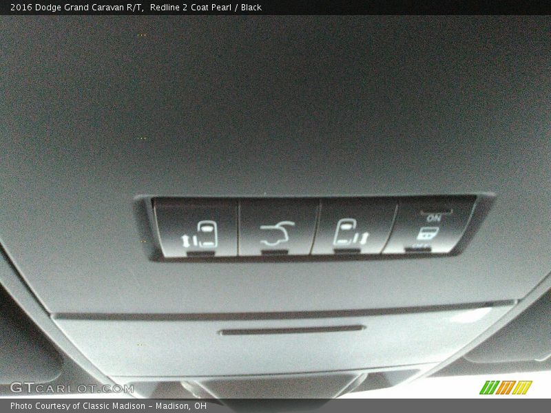 Redline 2 Coat Pearl / Black 2016 Dodge Grand Caravan R/T