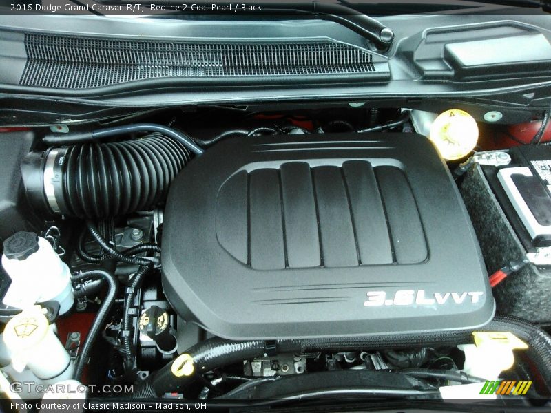 Redline 2 Coat Pearl / Black 2016 Dodge Grand Caravan R/T