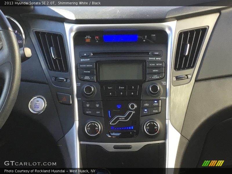 Shimmering White / Black 2013 Hyundai Sonata SE 2.0T